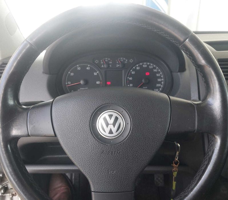 Polo 1.2  , 2005 , gasolina , 2.999 € , 155.000 kms ... Tlm 964060025