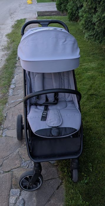 Прогулянкова коляска Carrello nero+ подарунок