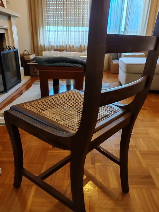 Mesa de jantar + 4 cadeiras de palhinha