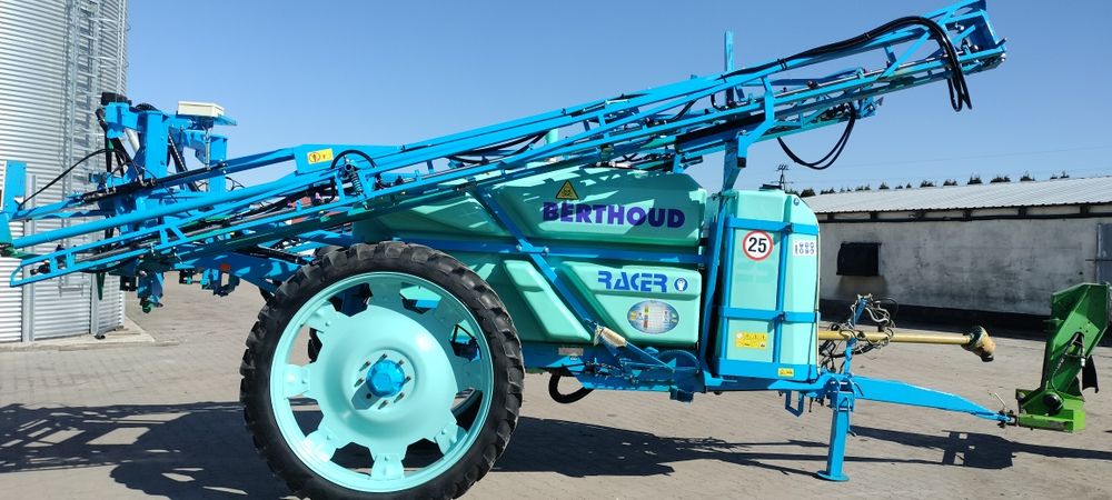 Opryskiwacz Berthoud Racer 2700L 24m 6 sekcji Oryginał