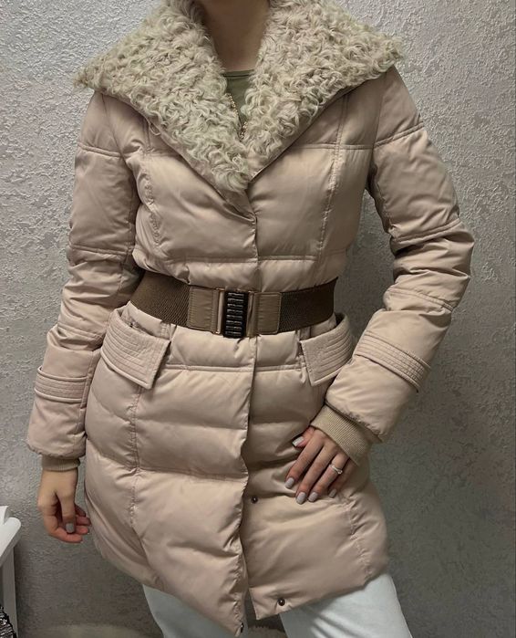 Зимова жіноча куртка