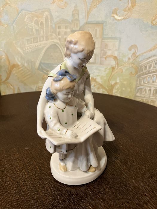 Фарфоровые статуэтки.Дама с веером,Первая Книга,Слоники.Полонне,Maofa