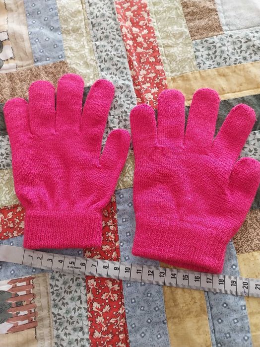 Par de Luvas cor de rosa, em muito bom estado