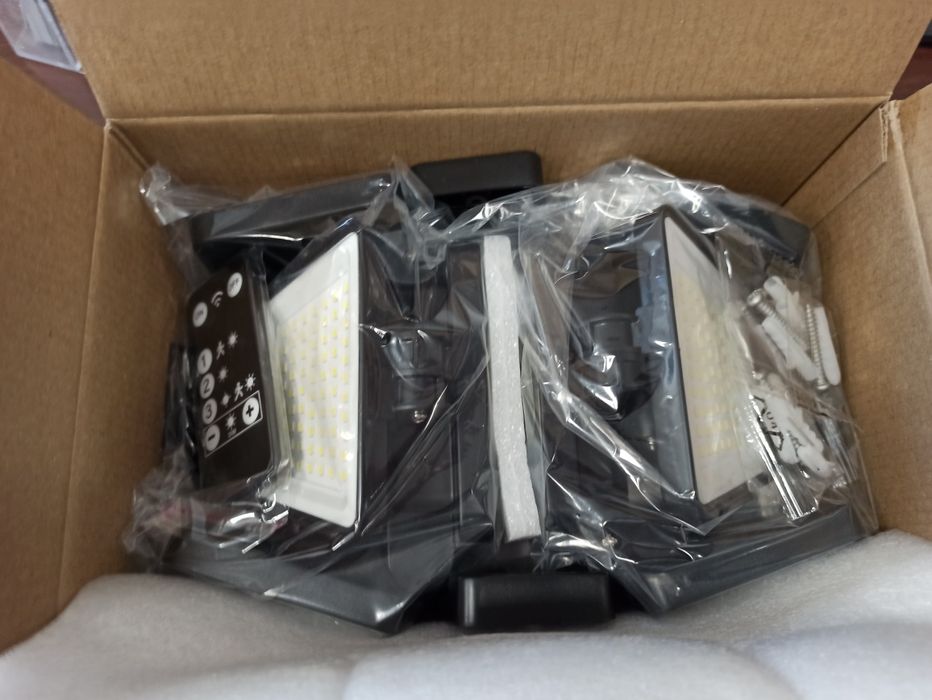 Lampy solarne z czujnikiem ruchu 2 szt.