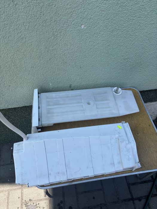 Zbiornik na wodę / szuflada Bosch WTE86305PL komplet