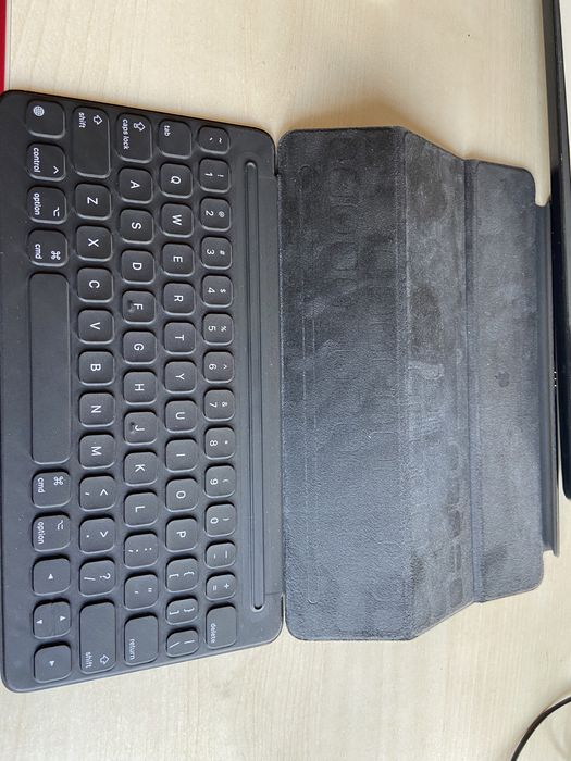 Клавіатура iPad Smart Keyboard A1829