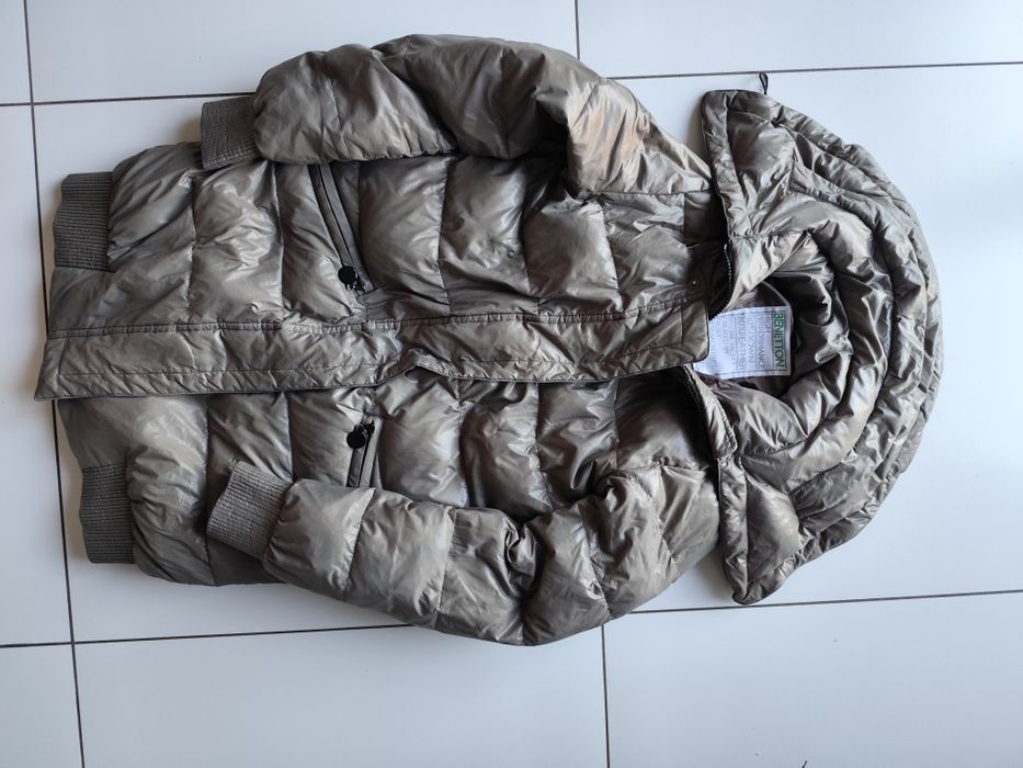 Beżowa Puchowa kurtka płaszcz Benetton puch pierze