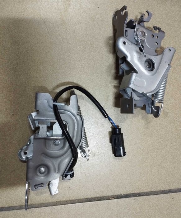 BMW 3 G20 G21 замок капоту 51237468347 лівий 51237468348 правий