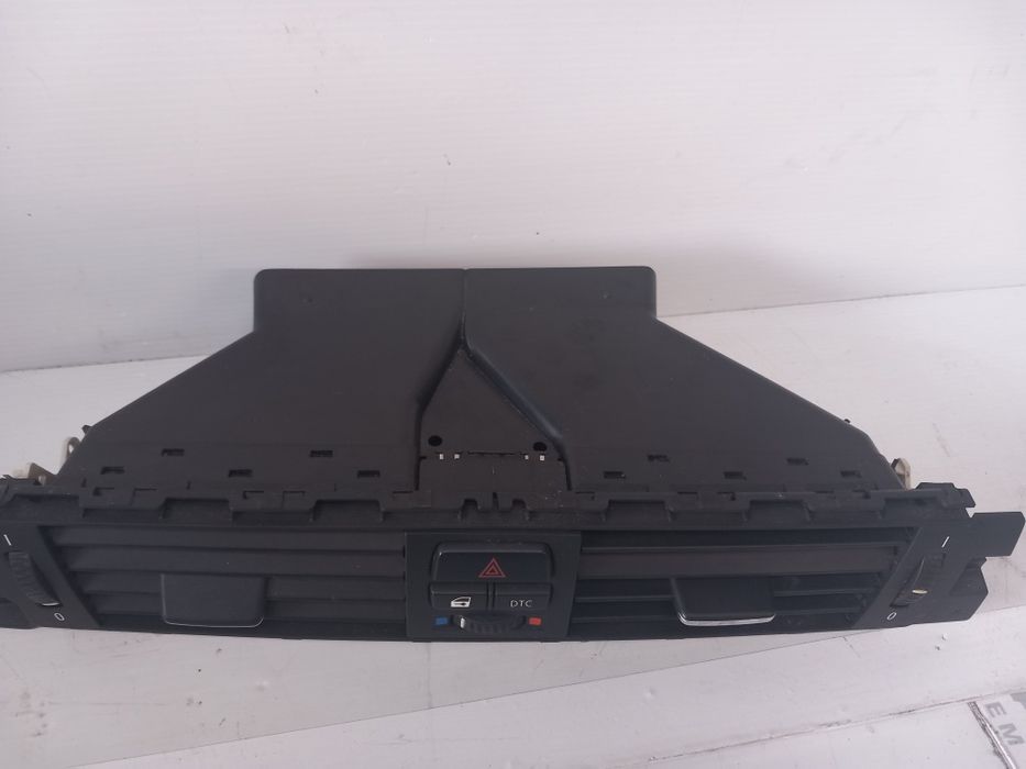 Difusor grelha ventilação sofagem painel central BMW série 3 E90 E91