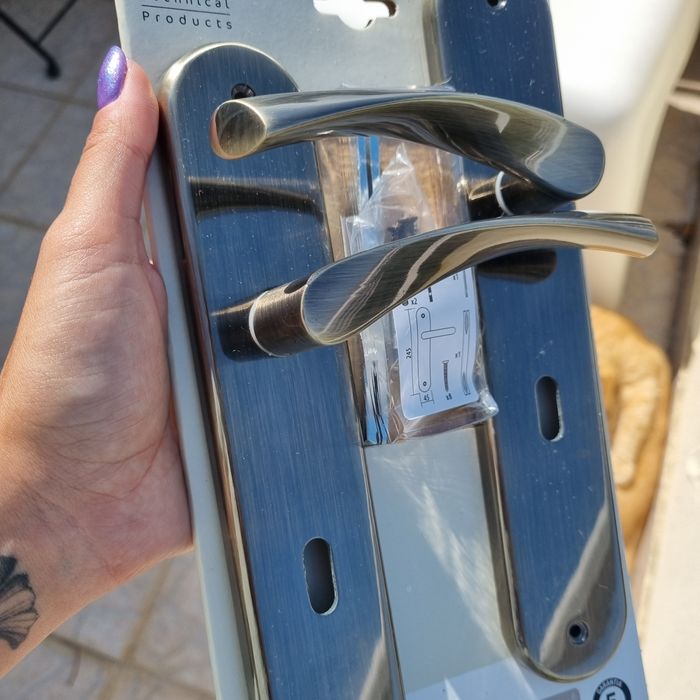 Conjunto de 4 maçanetas puxadores de portas Leroy Merlain novo