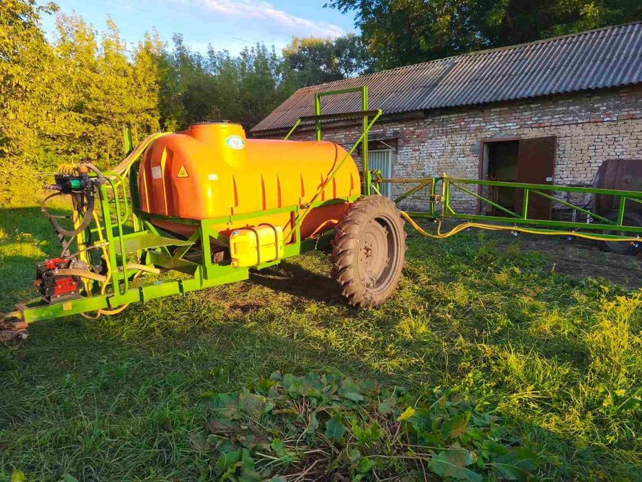 Оприскувас причіпний