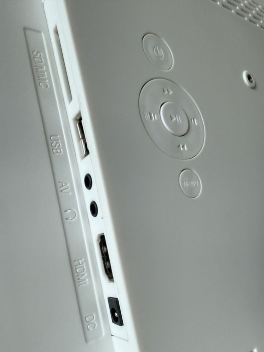 Moldura Digital 17” HD Sensor de movimento video MP3 8Gb SD card