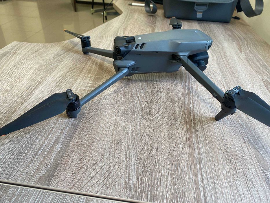 DJI Mavic 3 Б/У | На акаунті | Не прив'язаний до пульта | Обмеження зняті
