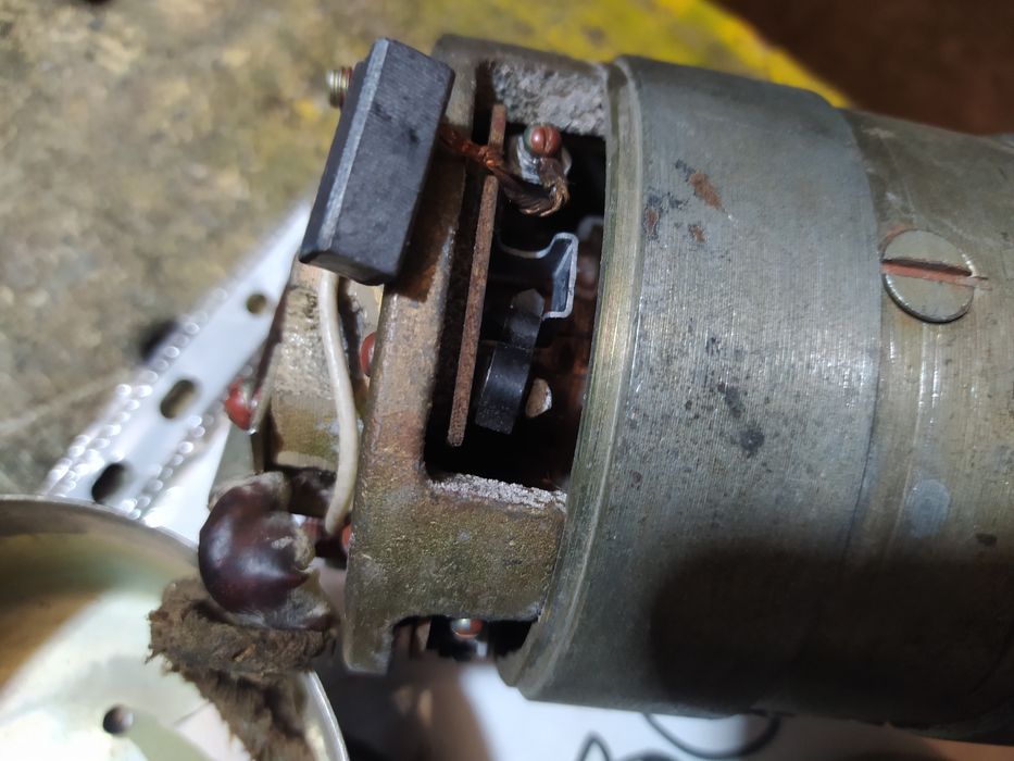 Щёточный двигатель коллекторный ссср .