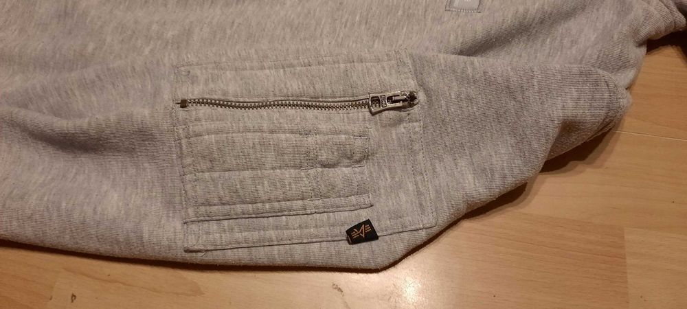 Męska bluza ALPHA INDUSTRIES r.S stan bardzo dobry