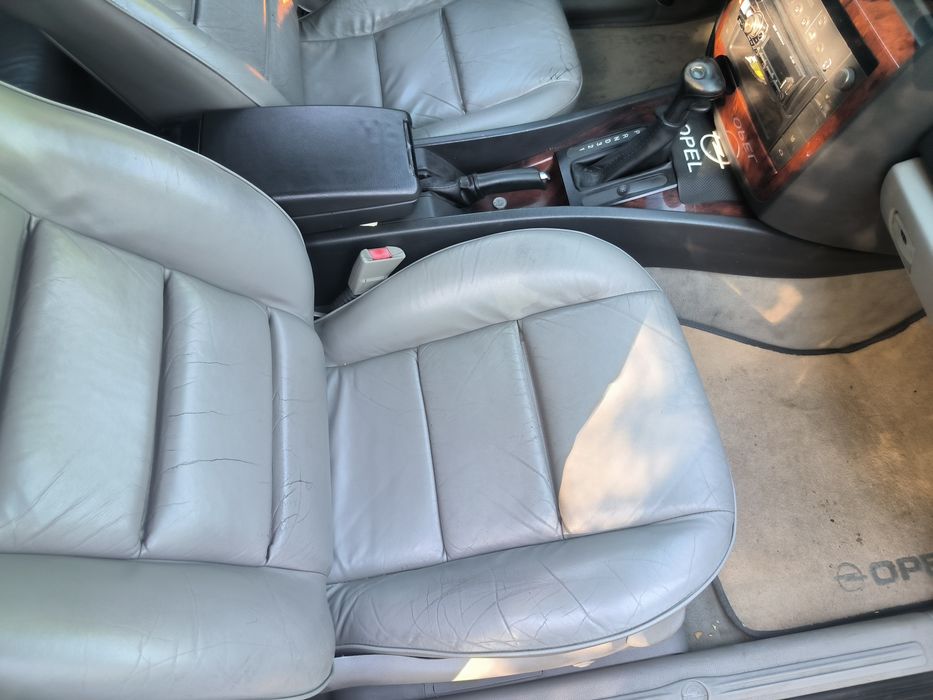 Opel Omega B 2.6