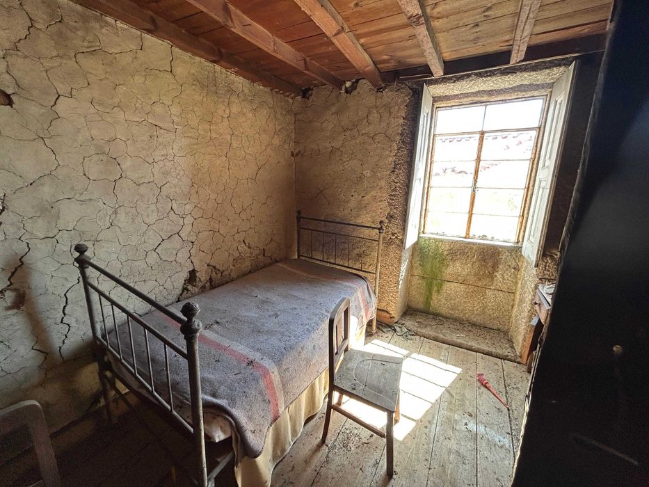 Casa em aldeia - Algodres