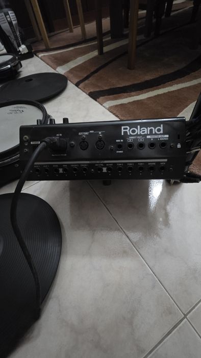 Roland V-Drum TD-12 (Bateria Electrónica)