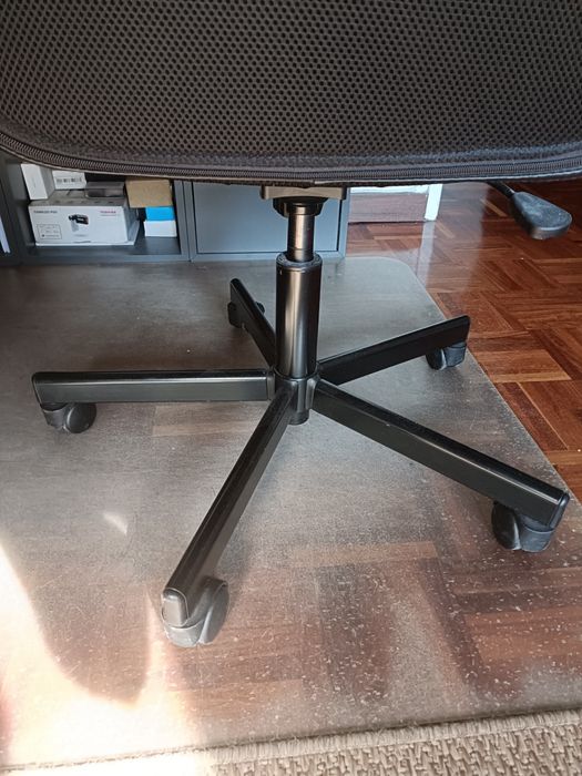 Cadeira de escritório preta
