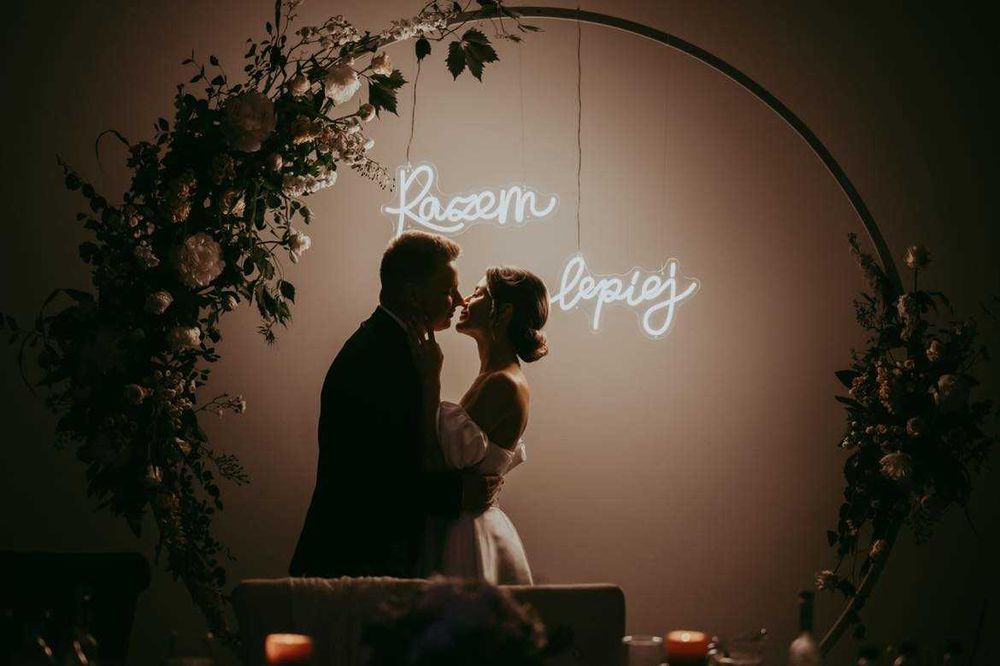Razem lepiej napis neon ledon Na skraju raju wesele ślub