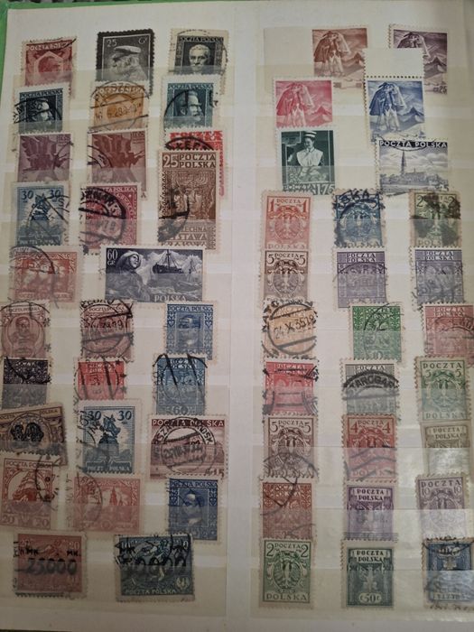 Klaser ze znaczkami pocztowymi 16 stron