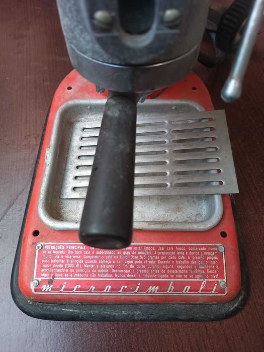 Máquina café antiga Microcimbhali