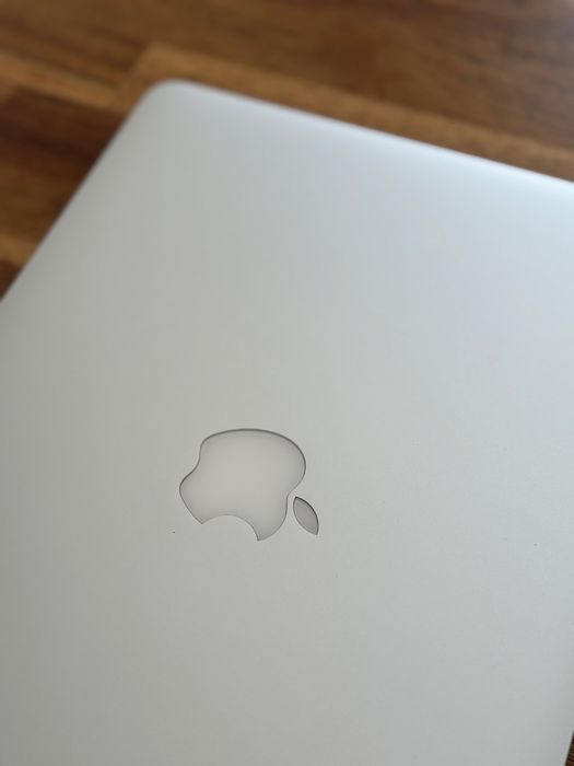 MacBook Air (13-inch, 2017) 8GB Intel