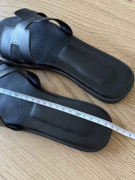 Жіночі чорні шльопанці 38р