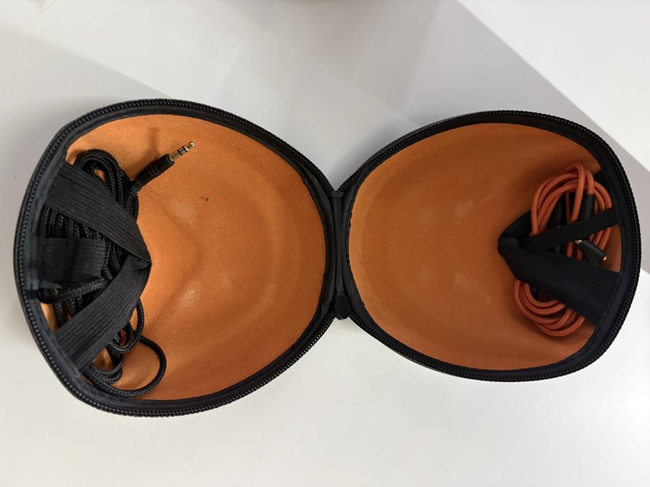 Fones v moda 100