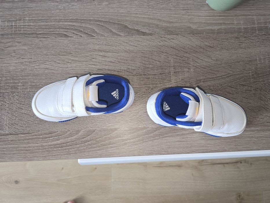 Buty dziecięce Adidas r 24 jak nowe