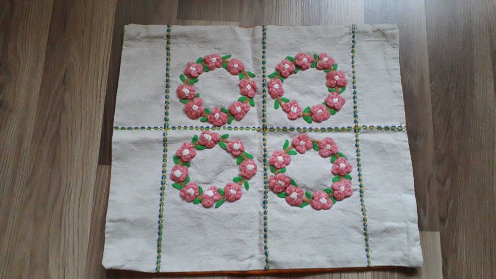 Poduszka, poszewka haftowana - 2 szt