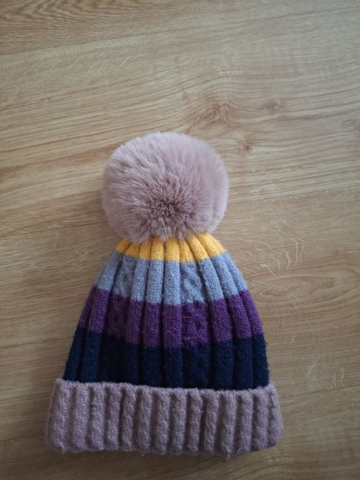 Czapka zimowa z odpinanym pomponem