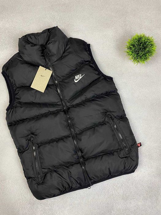Жилетка Nike Storm Fit чорна