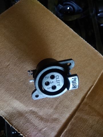 Ficha XLR Fêmea Encastrar CLIFF para audio, DMX, Socket Plug