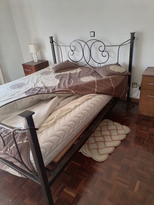 Vendo cama com colchão (2 unidades) - 300€ cada