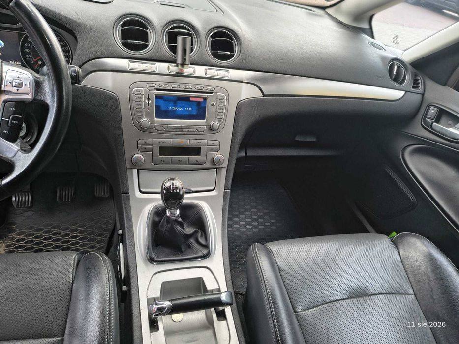 Samochód marki Ford s-max