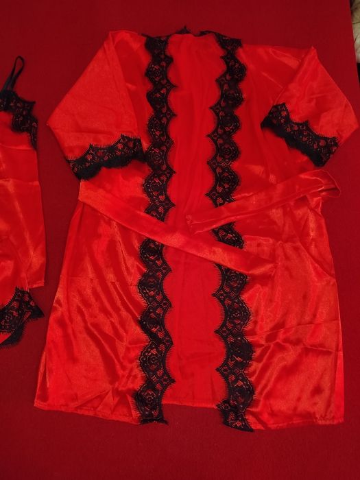 Комплект атласний 44-46р.Халат,майка шорти