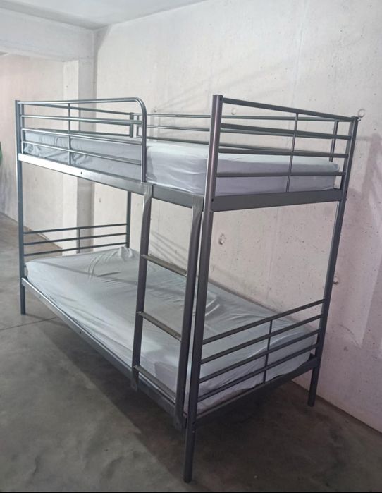 Beliche cama solteiro estrutura metálica resistente, com colchões