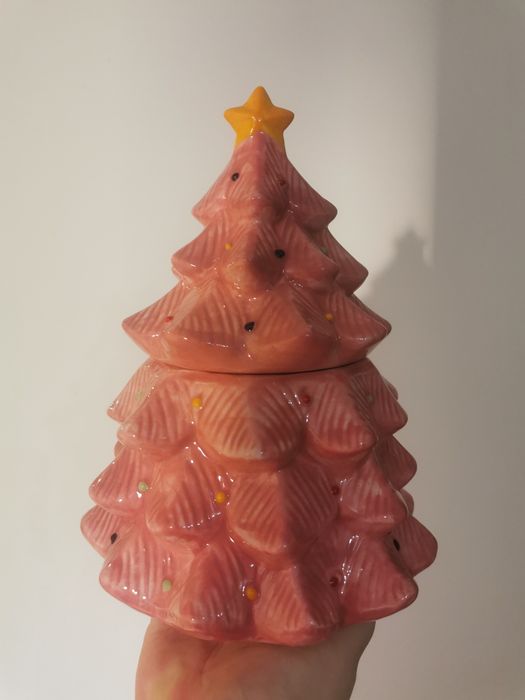 Swiateczny, ceramiczny pojemnik w kształcie choinki, różowy