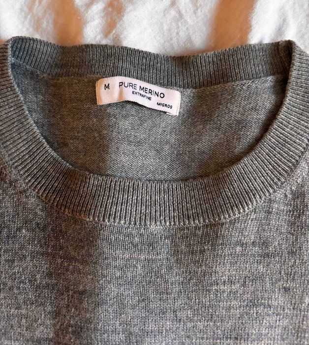 светр pure merino розмір м сірий жін