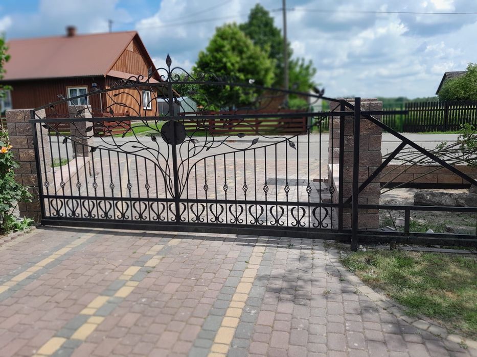 Brama wjazdowa Kuta plus przęsła, pergola.