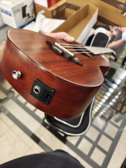Ukulele eletrico