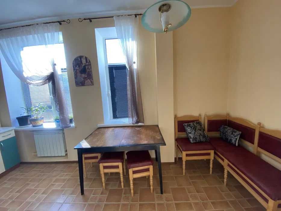 Оренда 2-к квартири на вул. Копилівська