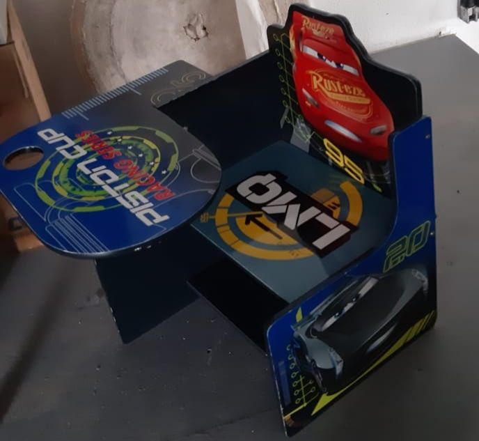 Secretaria  com cadeira Linda