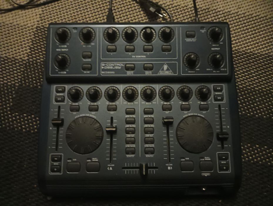 Controladora Dj Behringer BDC2000