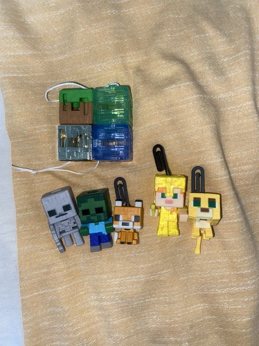 Іграшки kinder joy minecraft
