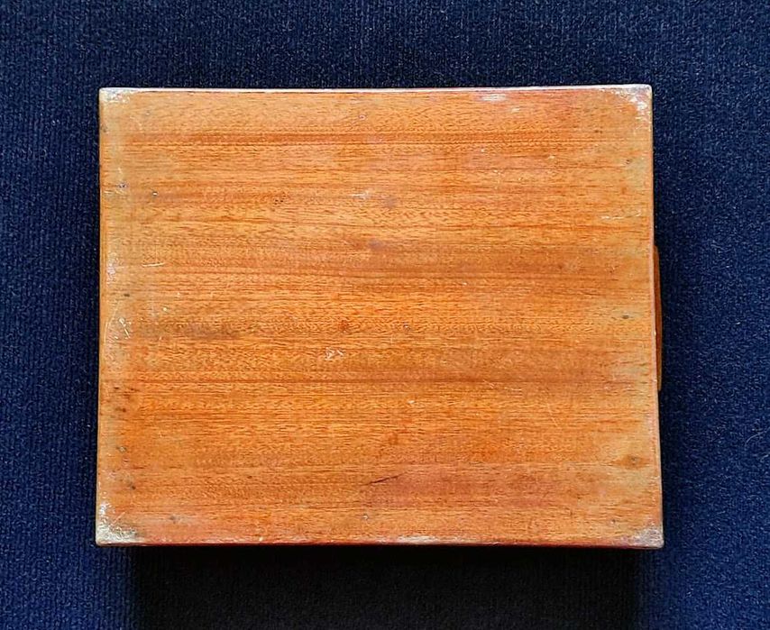 Tabuleiro de servir antigo em madeira maciça