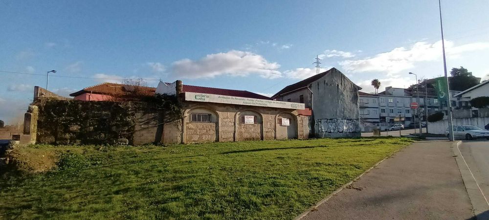 Investimento, Rotunda da A4 em S. Mamede Infesta - Armazém + Habitação