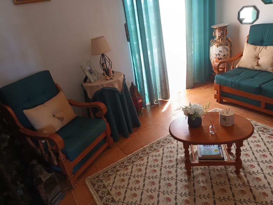 Conjunto de sofas + mesa