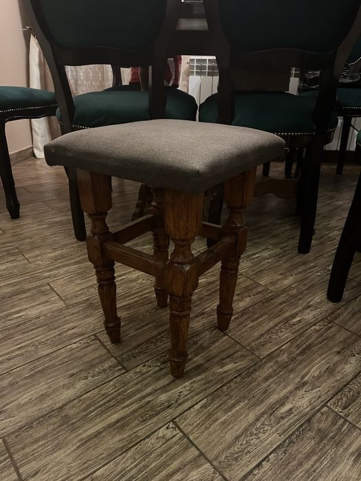 Кухоний уголок і 3 табуретки